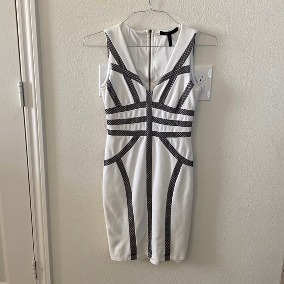 BCBGMaxAzria Dresses & Skirts - BCBGMAXAZRIA striped sheath dress